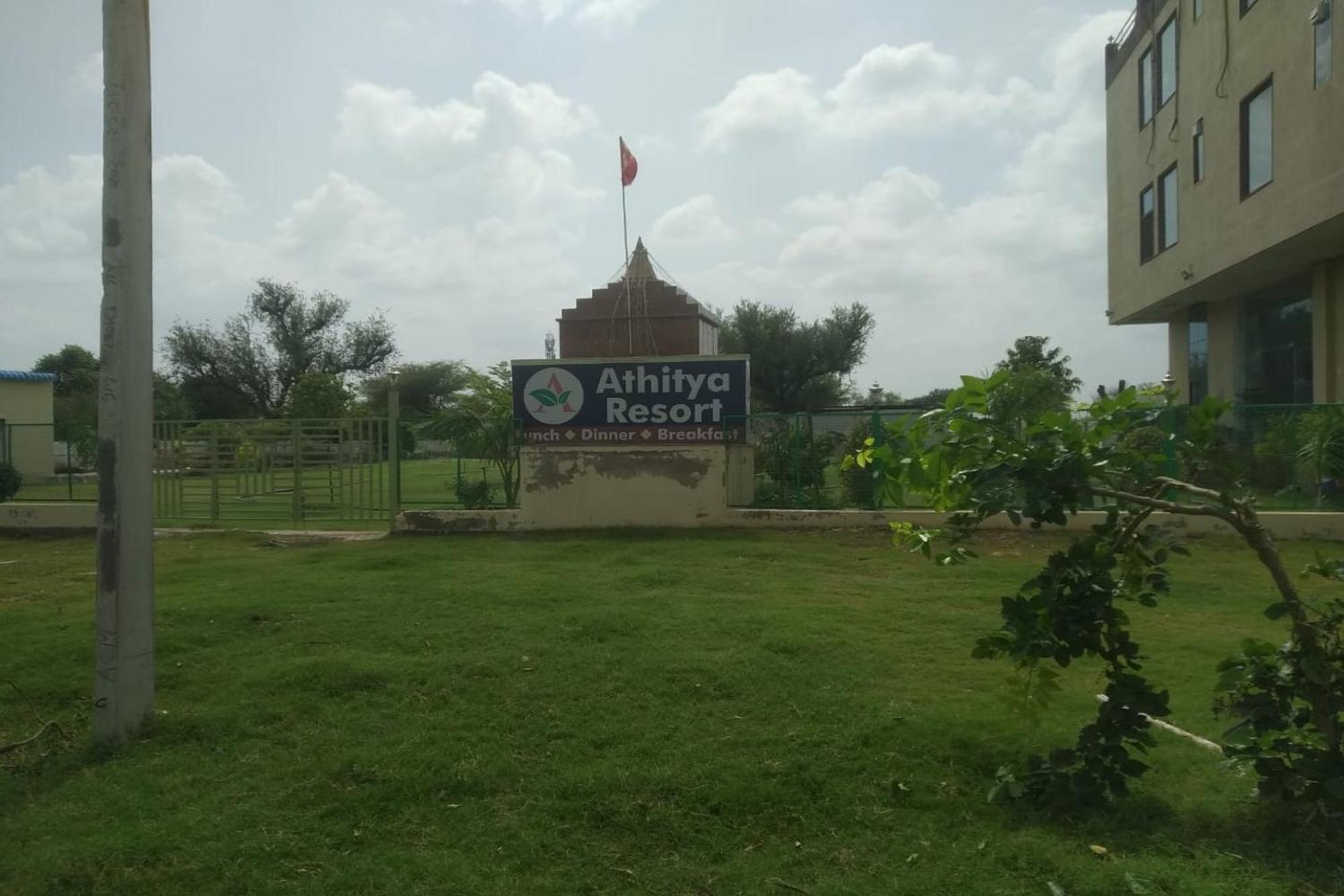 Hotel O Athitya Resort Sikar Exterior foto